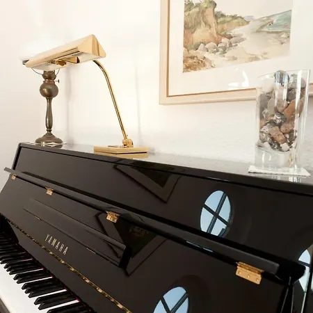 公寓 Duene Mit Grosser Sonnenterrasse, Kamin, Wlan Und Tiefgarage Fuer 2-4 Personen