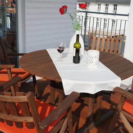 Duene Mit Grosser Sonnenterrasse, Kamin, Wlan Und Tiefgarage Fuer 2-4 Personen * Ostseebad Kühlungsborn