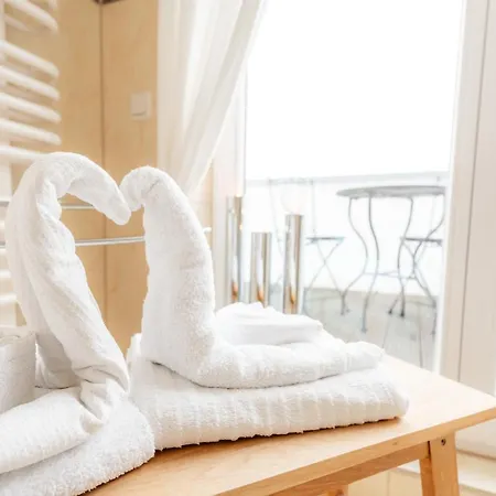 Duene Mit Grosser Sonnenterrasse, Kamin, Wlan Und Tiefgarage Fuer 2-4 Personen Apartament