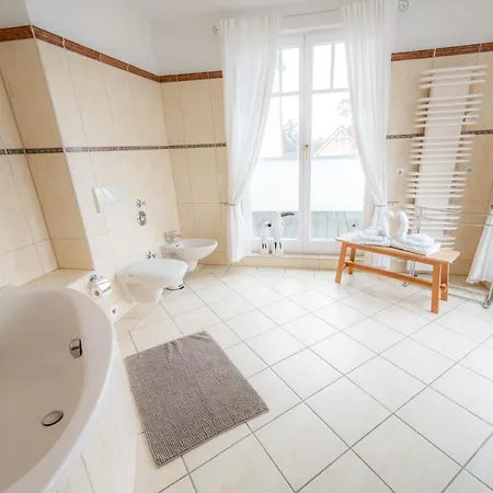 公寓 Duene Mit Grosser Sonnenterrasse, Kamin, Wlan Und Tiefgarage Fuer 2-4 Personen Ostseebad Kühlungsborn