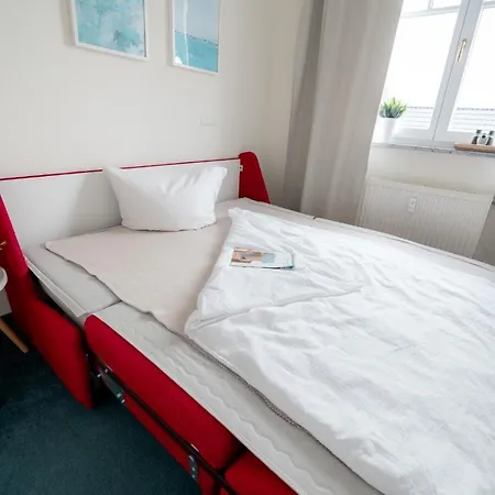 公寓 Duene Mit Grosser Sonnenterrasse, Kamin, Wlan Und Tiefgarage Fuer 2-4 Personen *