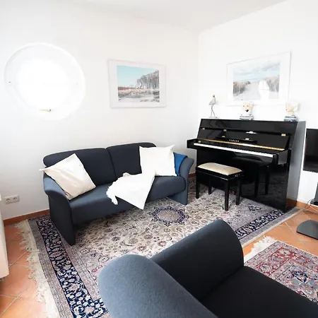 Duene Mit Grosser Sonnenterrasse, Kamin, Wlan Und Tiefgarage Fuer 2-4 Personen Kuehlungsborn