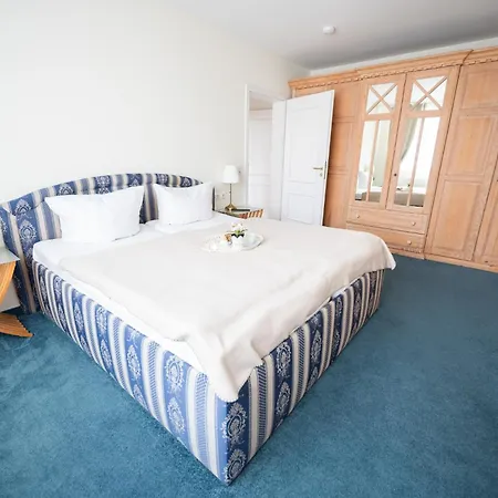 公寓 Duene Mit Grosser Sonnenterrasse, Kamin, Wlan Und Tiefgarage Fuer 2-4 Personen